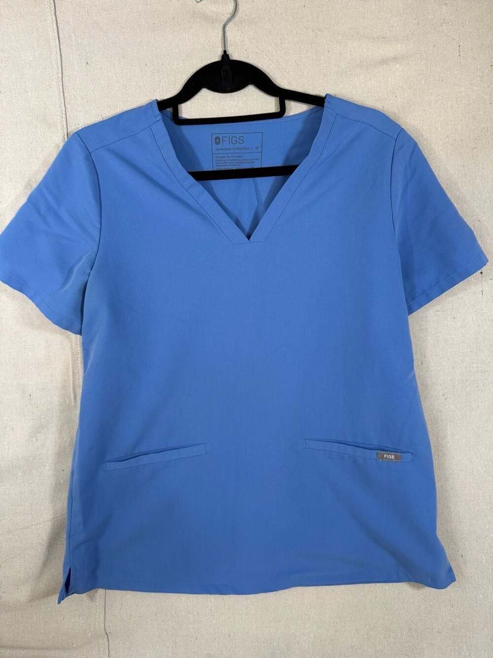 FIGS Technical Collection Casma V-Neck Scrub Top